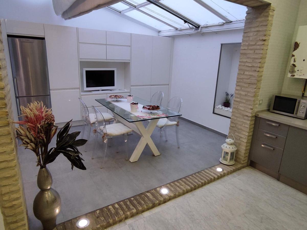 Apartamento Un Jardin En La Alfalfa - Kainga Homes セビリア エクステリア 写真