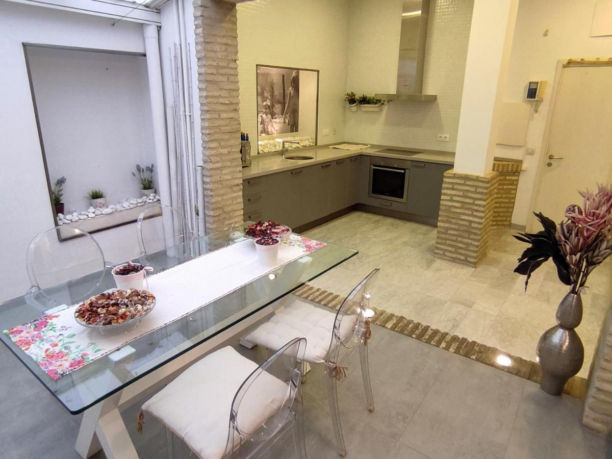 Apartamento Un Jardin En La Alfalfa - Kainga Homes セビリア エクステリア 写真
